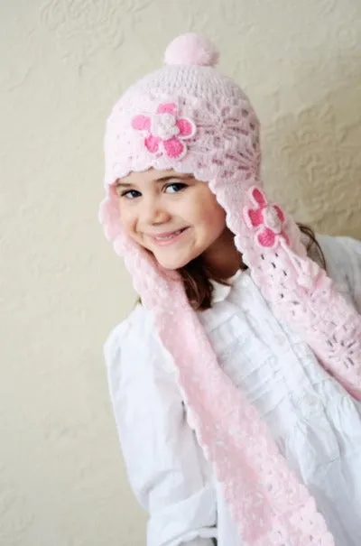 Brinn with attached scarf