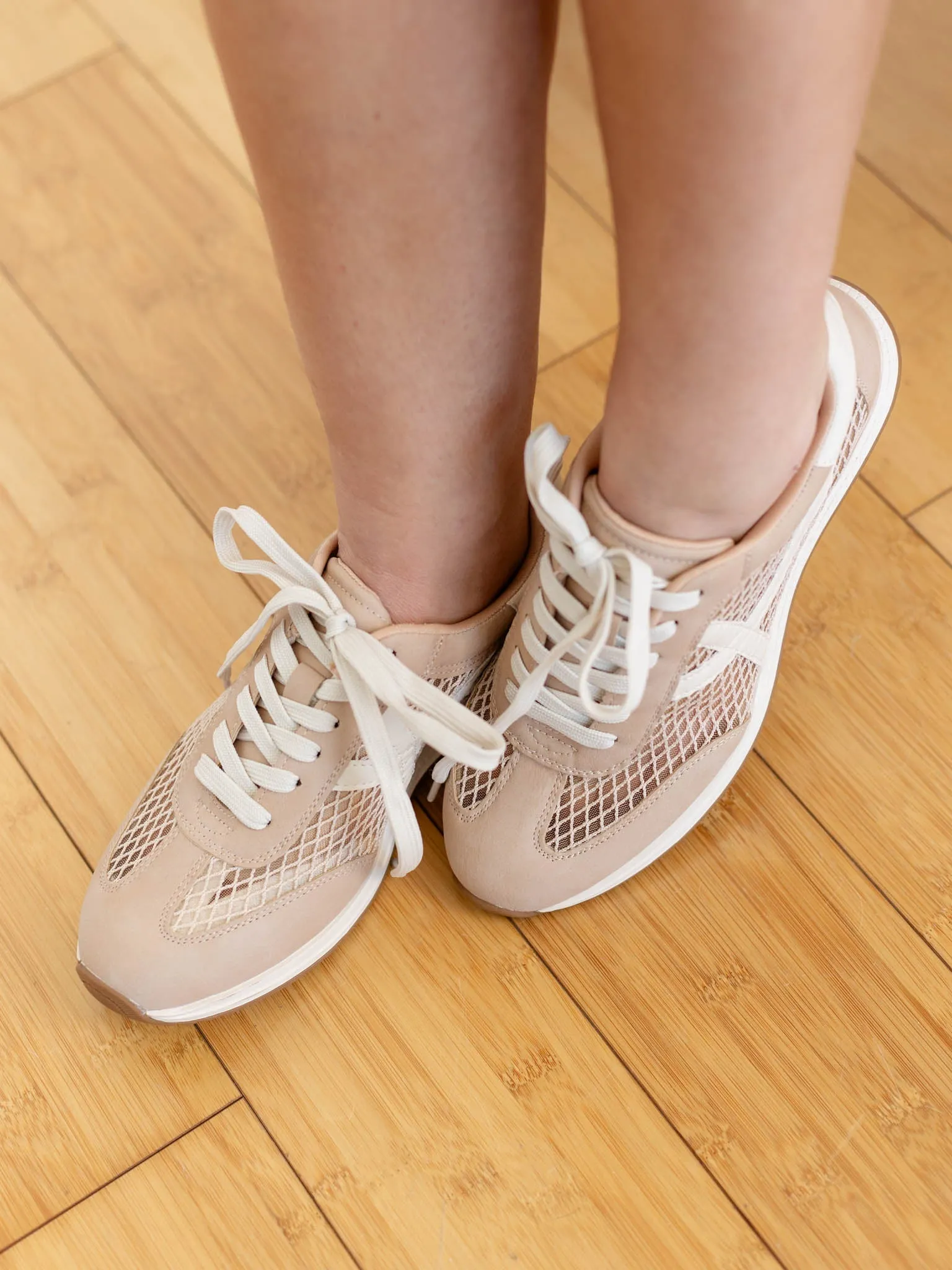 Dolce Vita Joque Mesh Sneaker - Camel