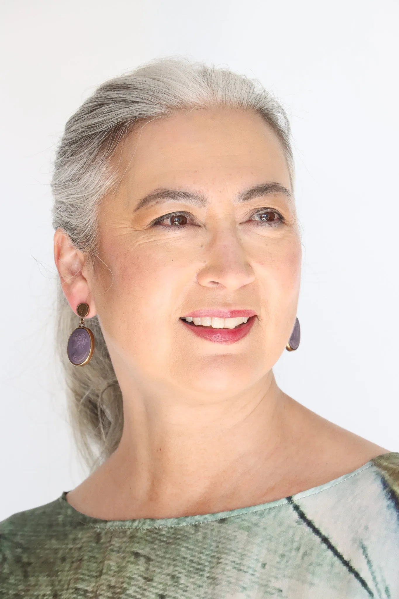 Extasia Eggplant Cameo Earrings