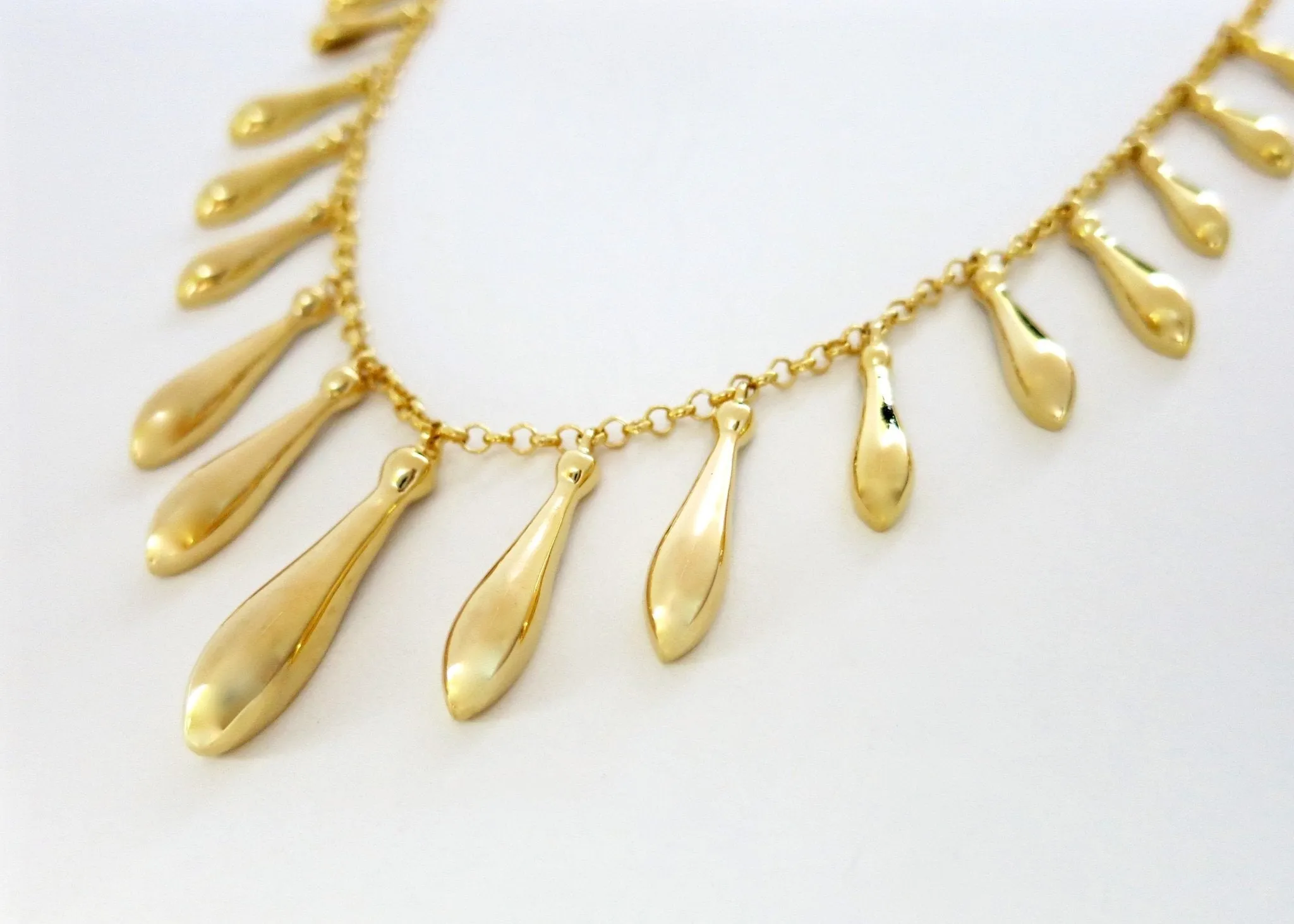 Gold plated, classic string-of-drops Victorian necklace