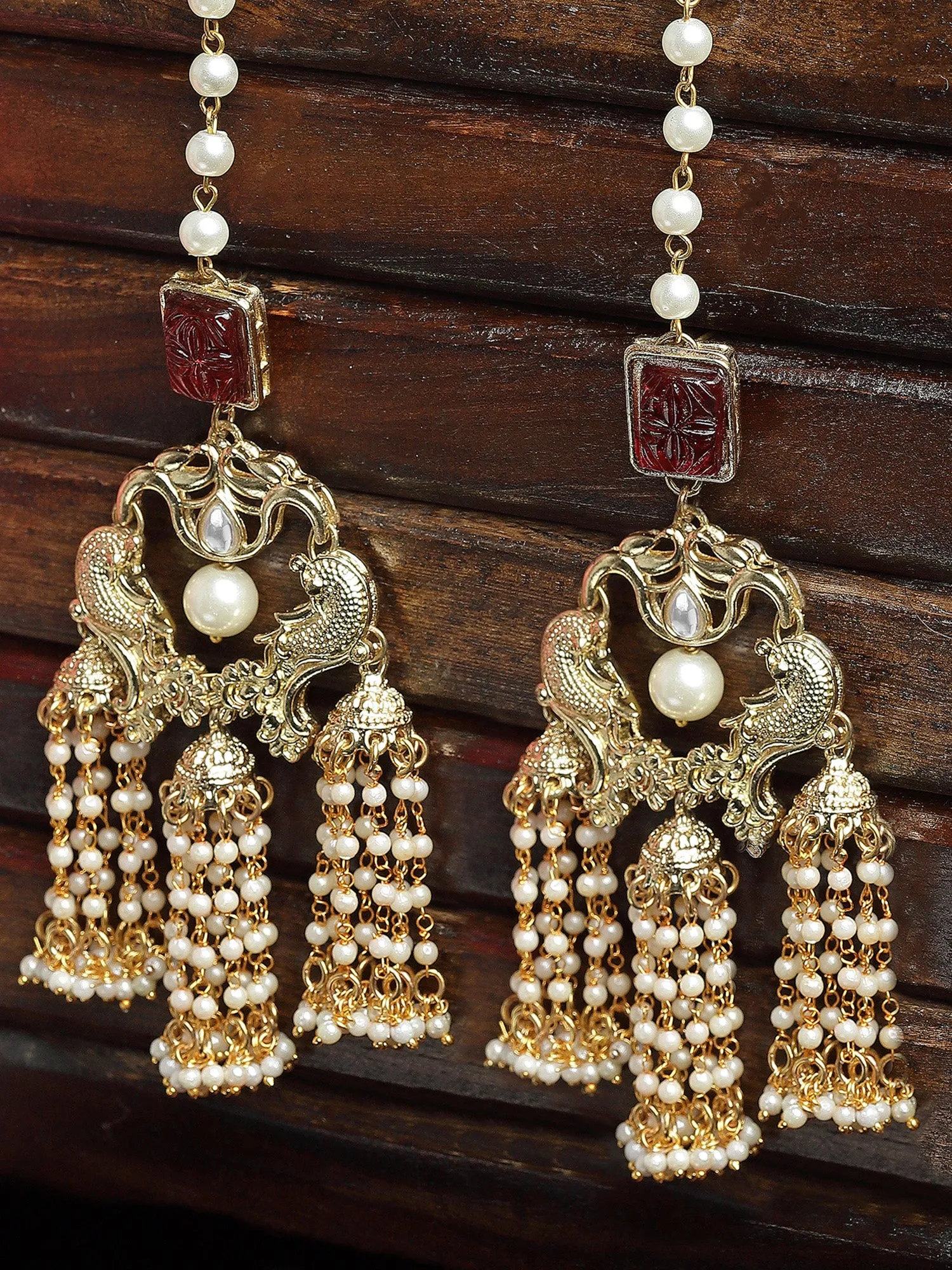 Karatcart Red Carved Stone and Pearl Kundan Kaanchain Drop Earring for Women