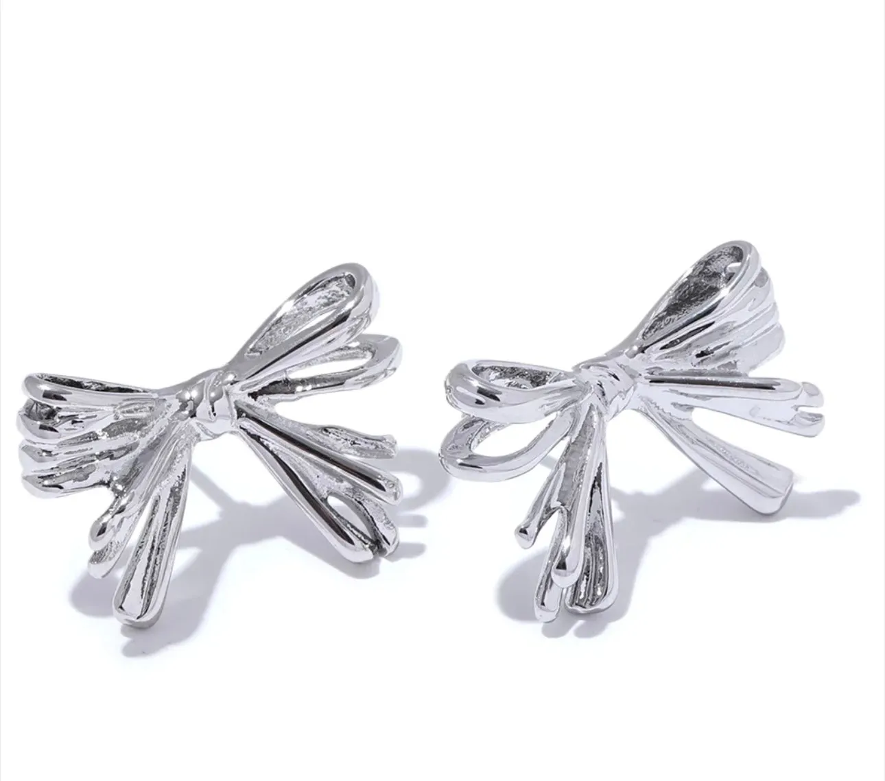 Mini Coquette Earring