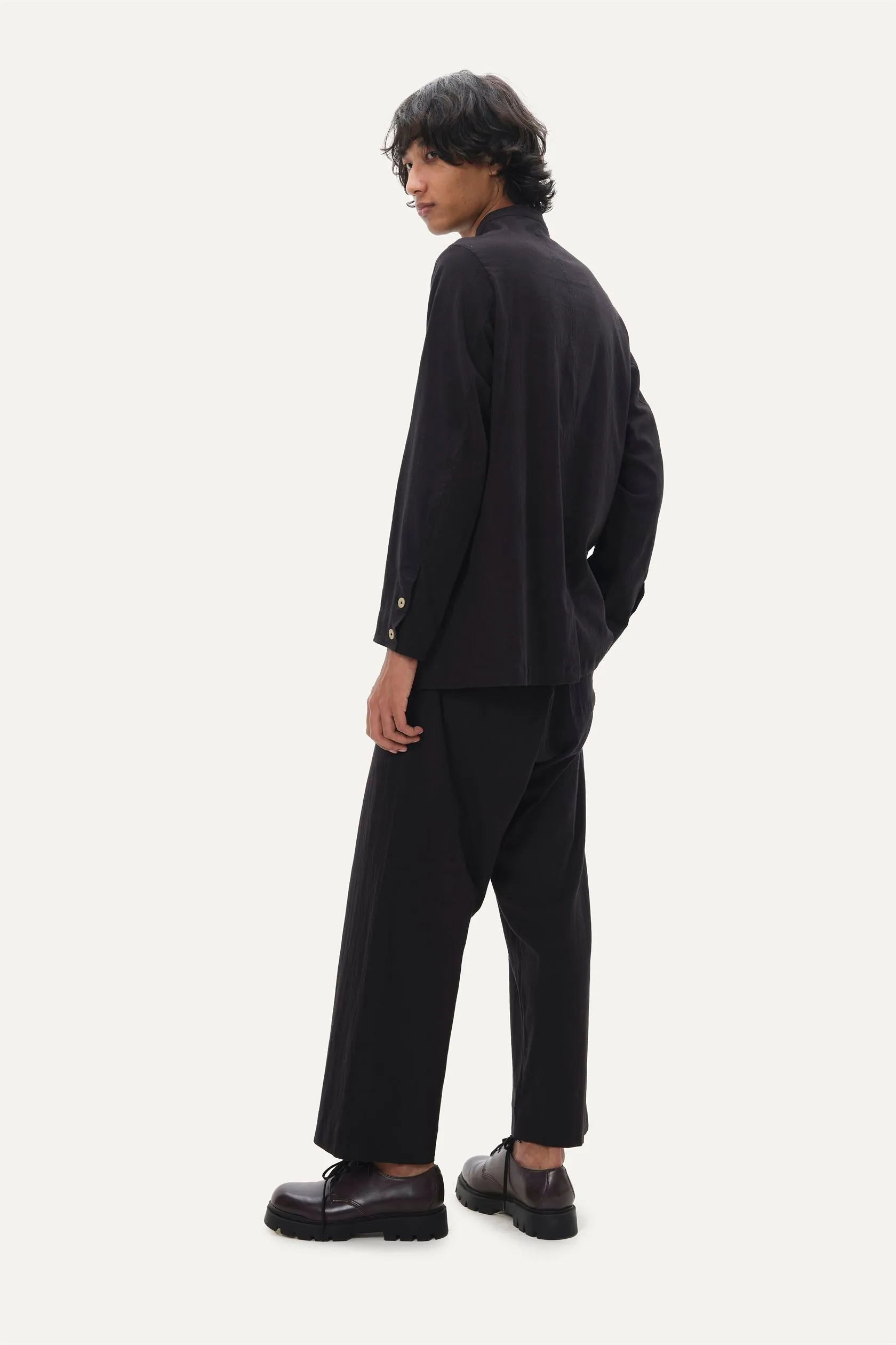 Naushad Ali I Chalkline set Signature Spring Summer 2025 Crushed cotton Black NA SS24 M09