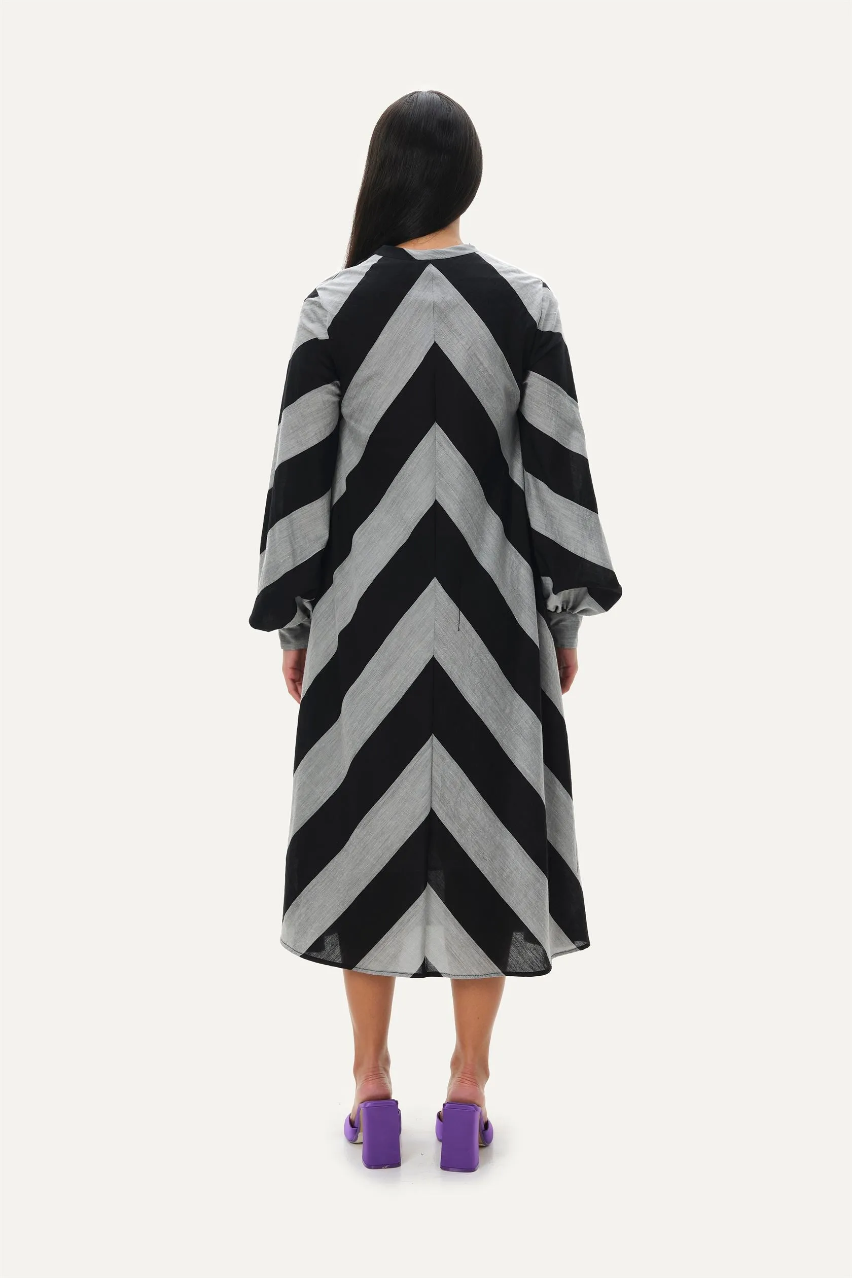 Naushad Ali   I   Trapeze dress Chevron Signature Spring Summer 2025 Black   Smoke Grey Handwoven silk cotton NA SS24 W14