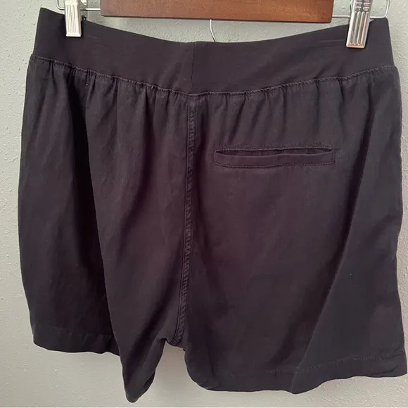 New Faherty Arlie Short in Faded Black Women’s Size Medium