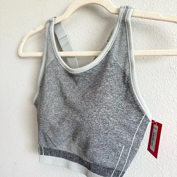 NWT Spanx Seamless Sculpt Sports Bra Size Medium