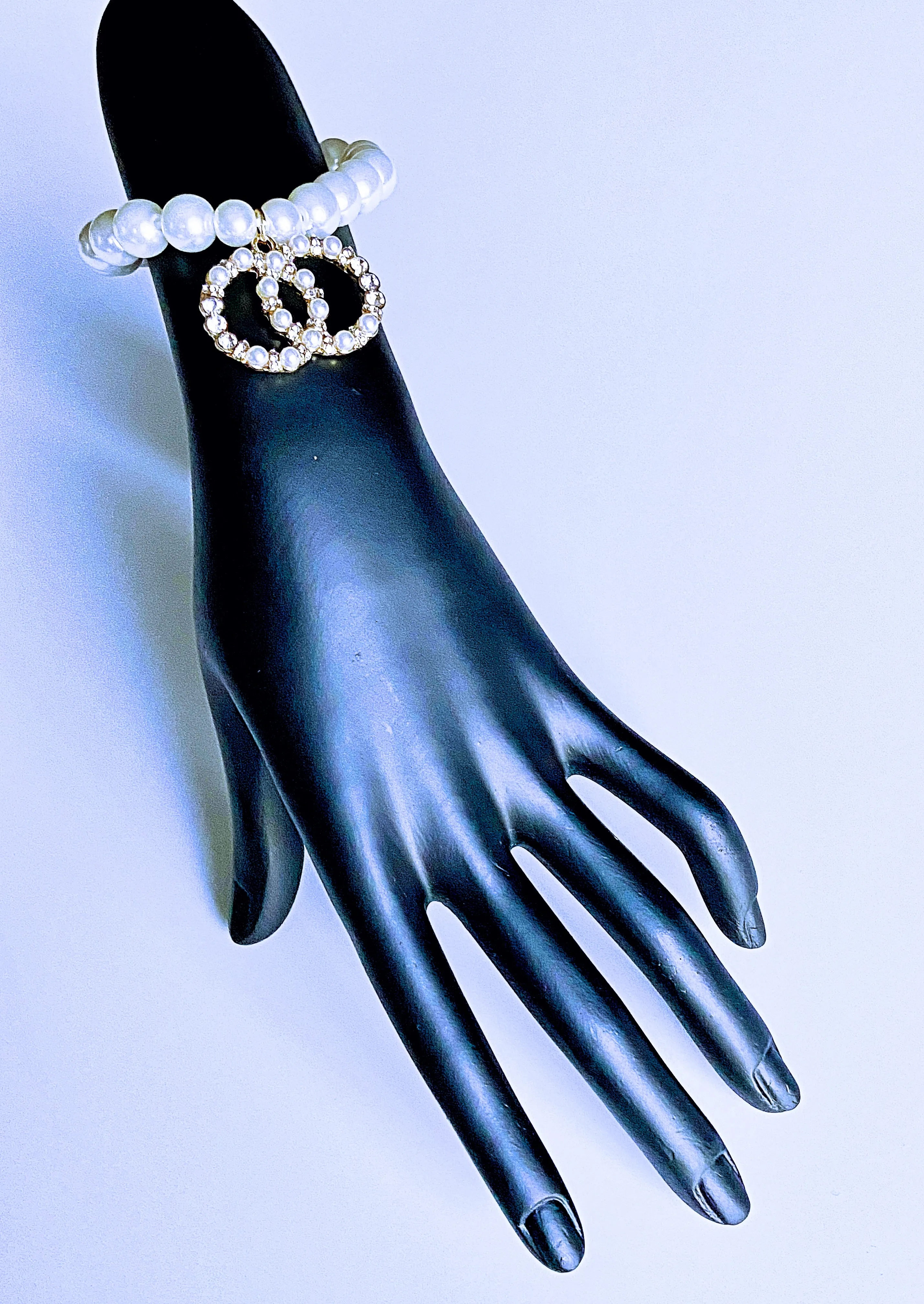 Pearl Circle Charm Stretch Bracelet