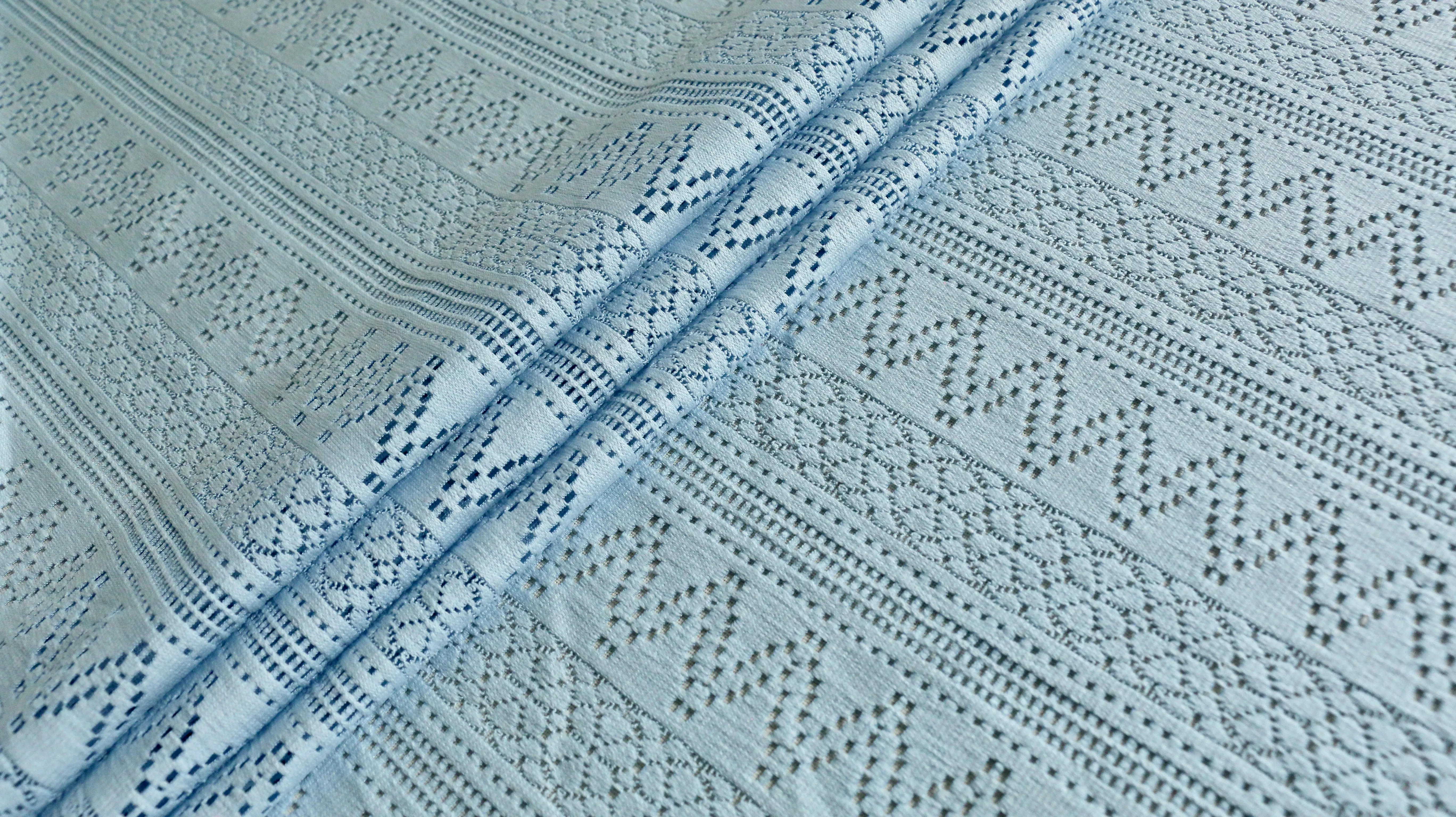 REMNANT 0.50m x 1.50m -STRETCHY LACE - Vintage inspired zigzag design