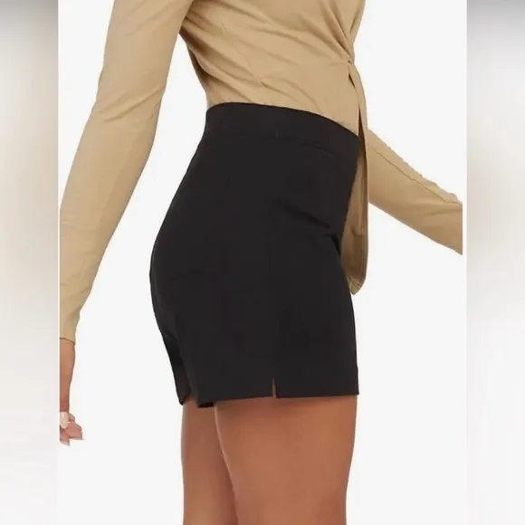 Spanx Polished 6 On the Go Black Short