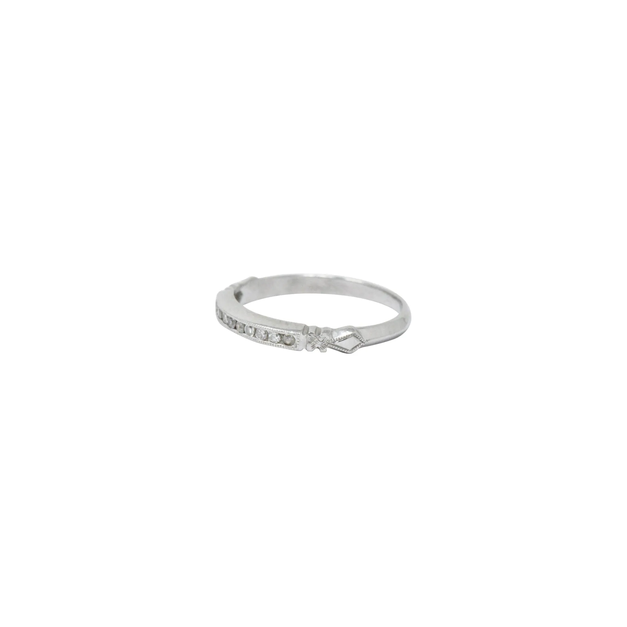 Sweet Art Deco 0.15 CTW Diamond Platinum Band Ring