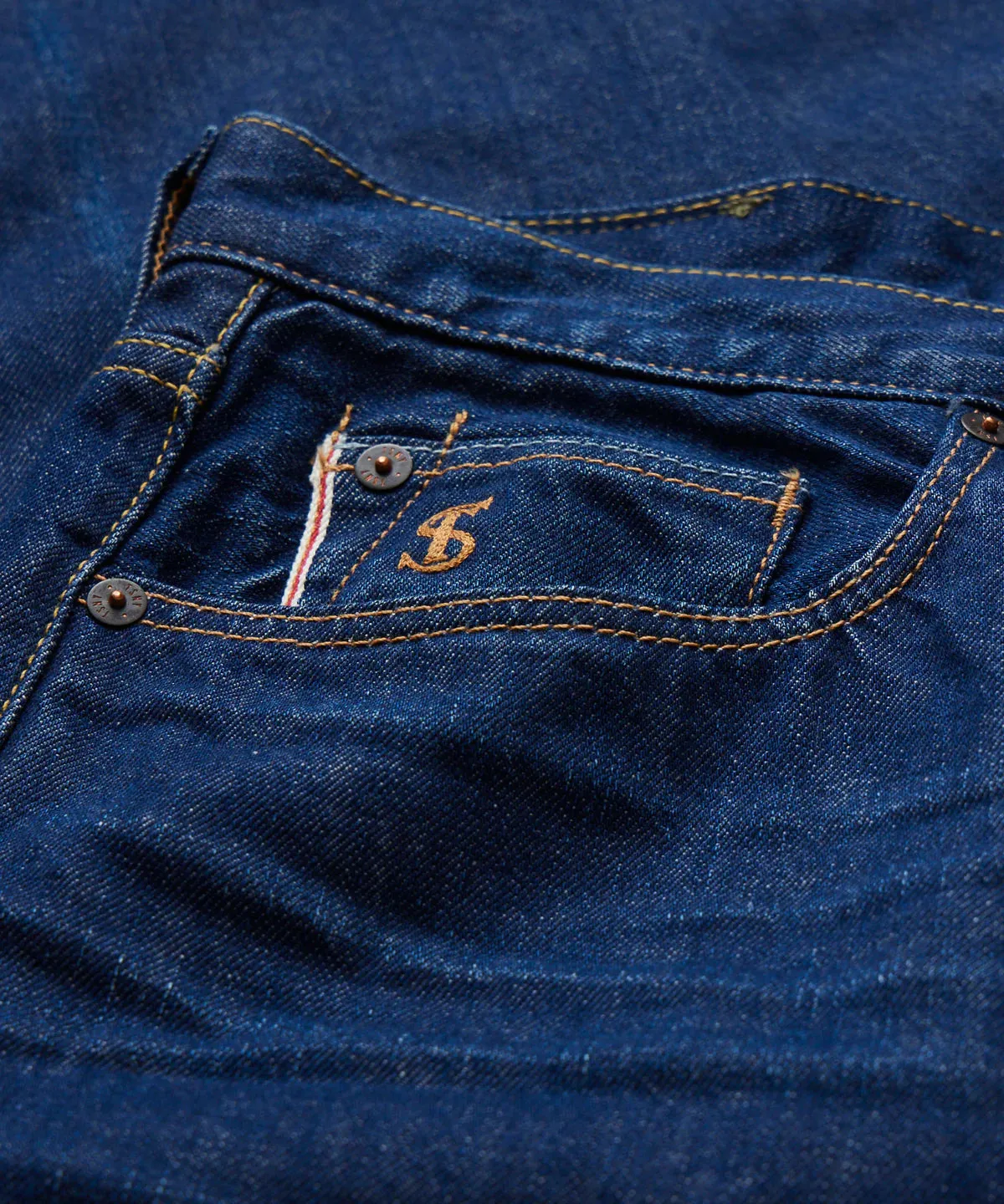 TODD SNYDER CLASSIC FIT SELVEDGE JEAN IN CREASED MEDIUM WASH