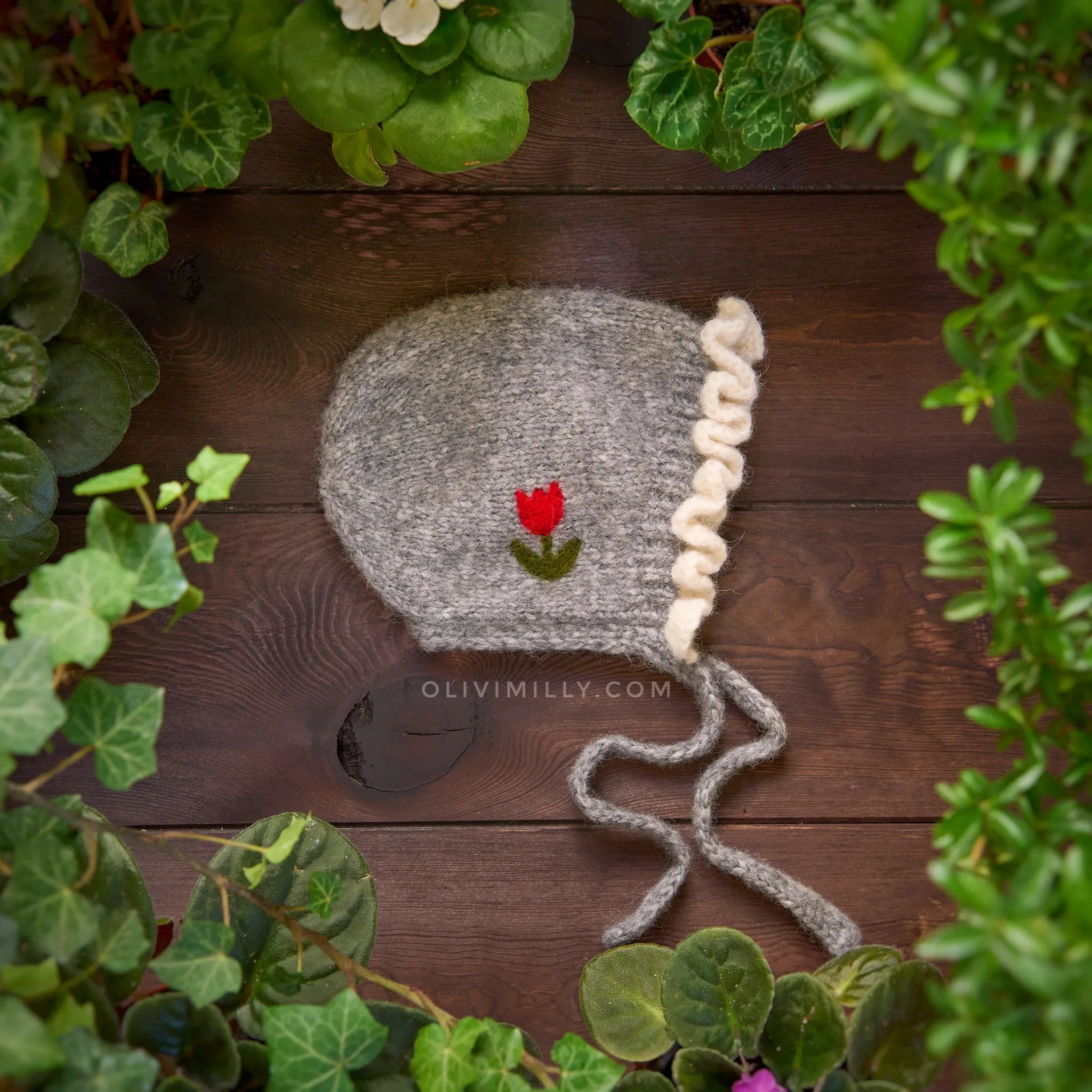 Tulips Bonnets |dark grey| in stock (0-3m)